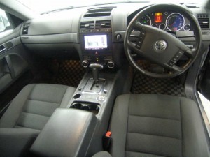 VW Touareg 2003 interior