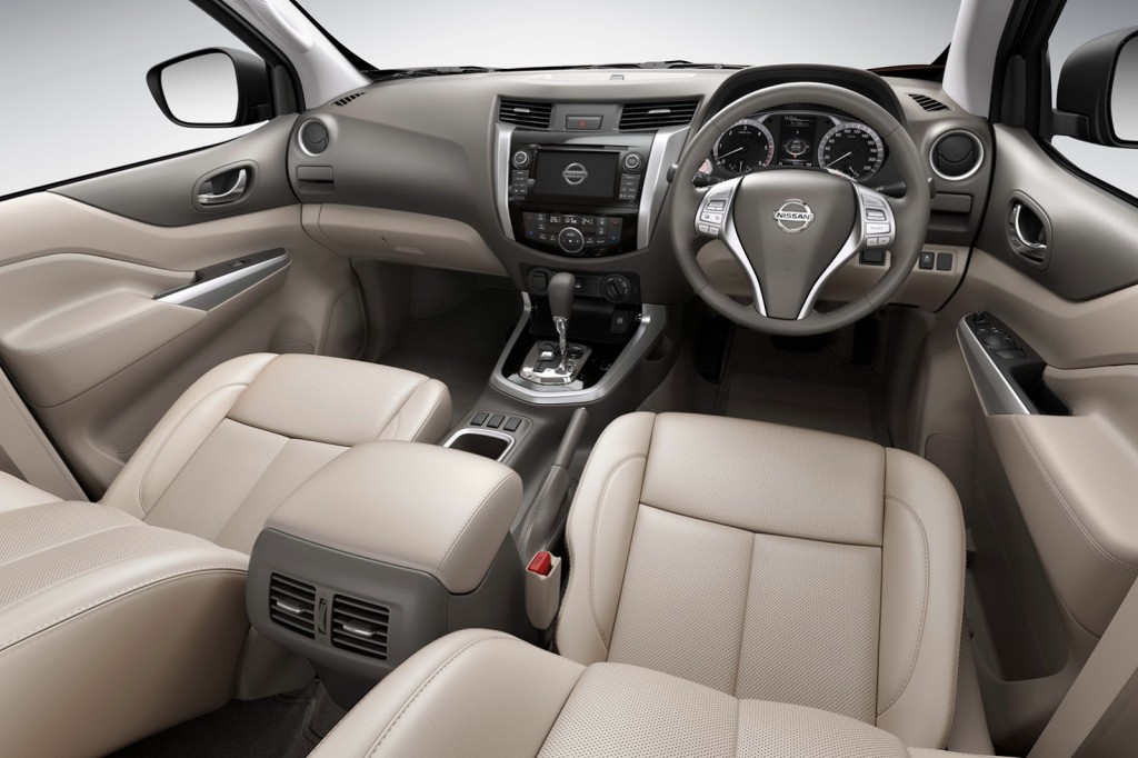 2015 Nissan NP300 Navara interior