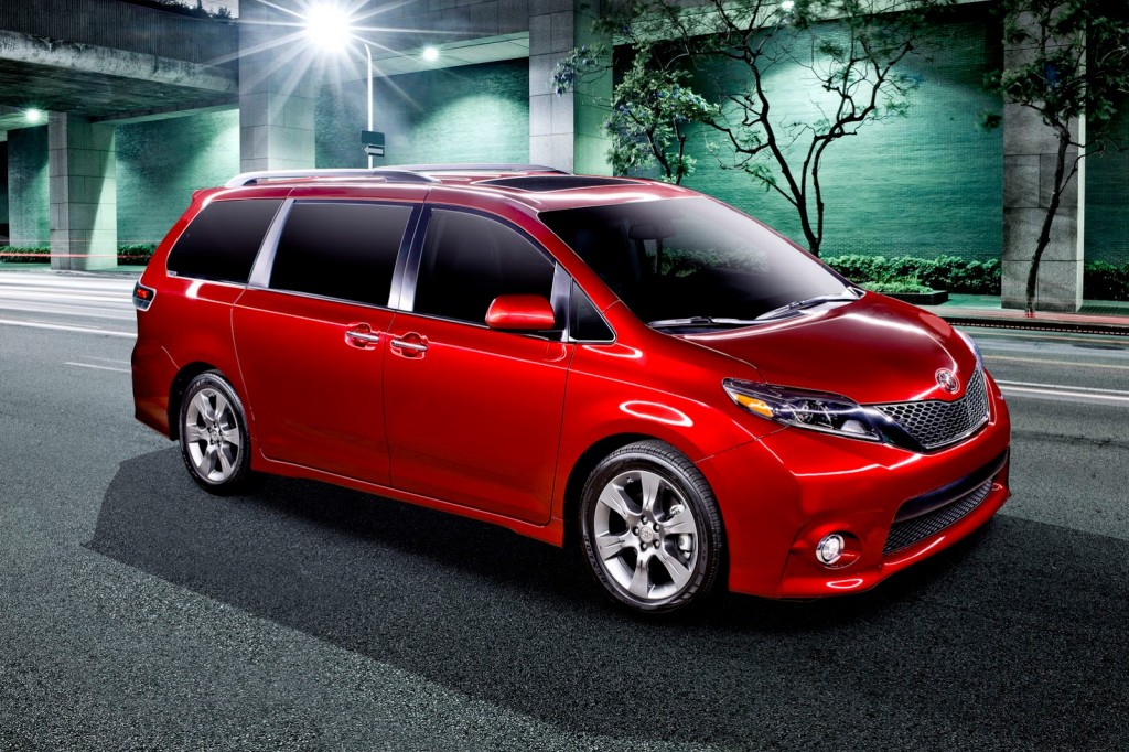 2015 Toyota Sienna front