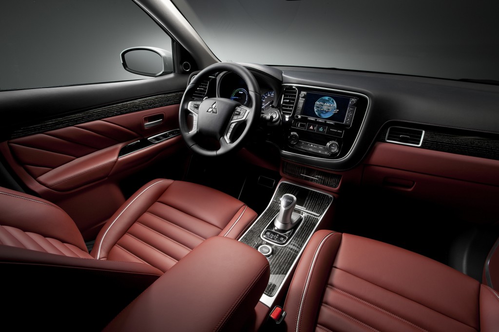Mitsubishi Concept S black and burgundy interior