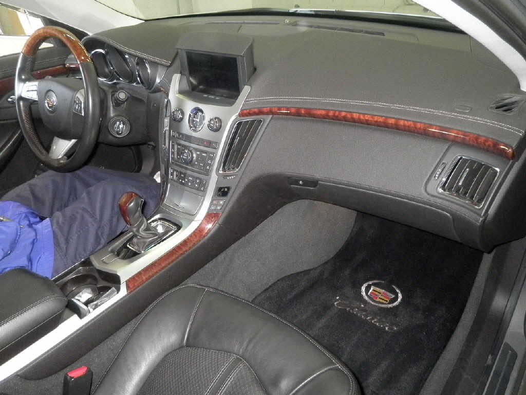 2008 Cadillac CTS interior