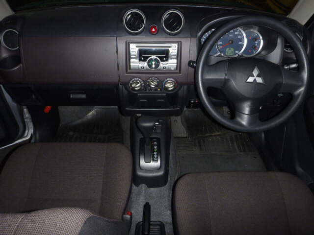 2010 Pajero Mini interior