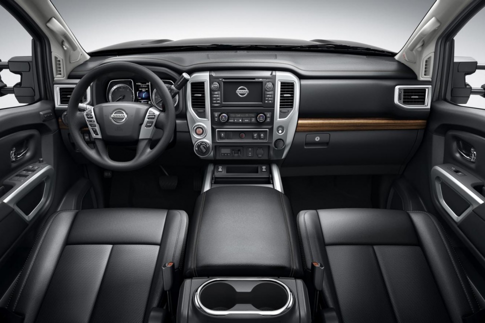 2016 Nissan Titan XD interior