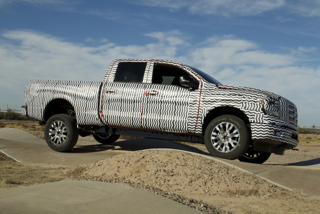 2016 Nissan Titan spy shot