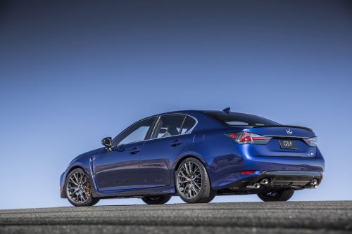 2016_Lexus_GS side-rear view