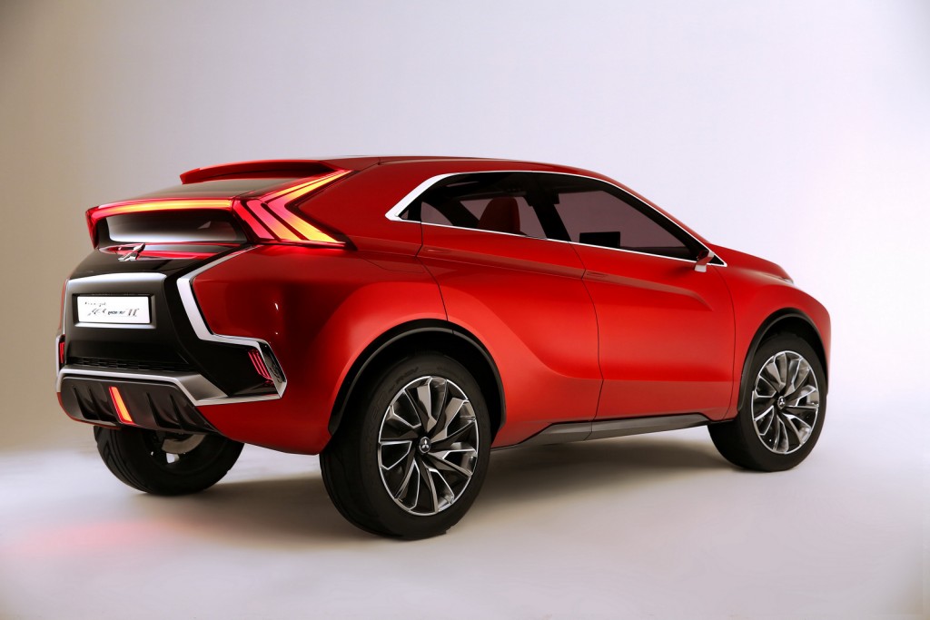 2015 Mitsubishi XR-PHEV II Concept rear