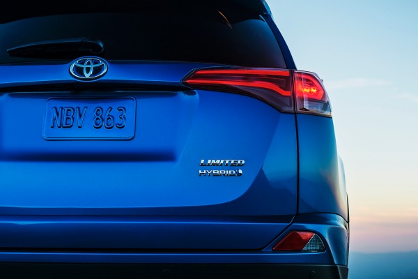 2016 Toyota RAV4 Hybrid teaser