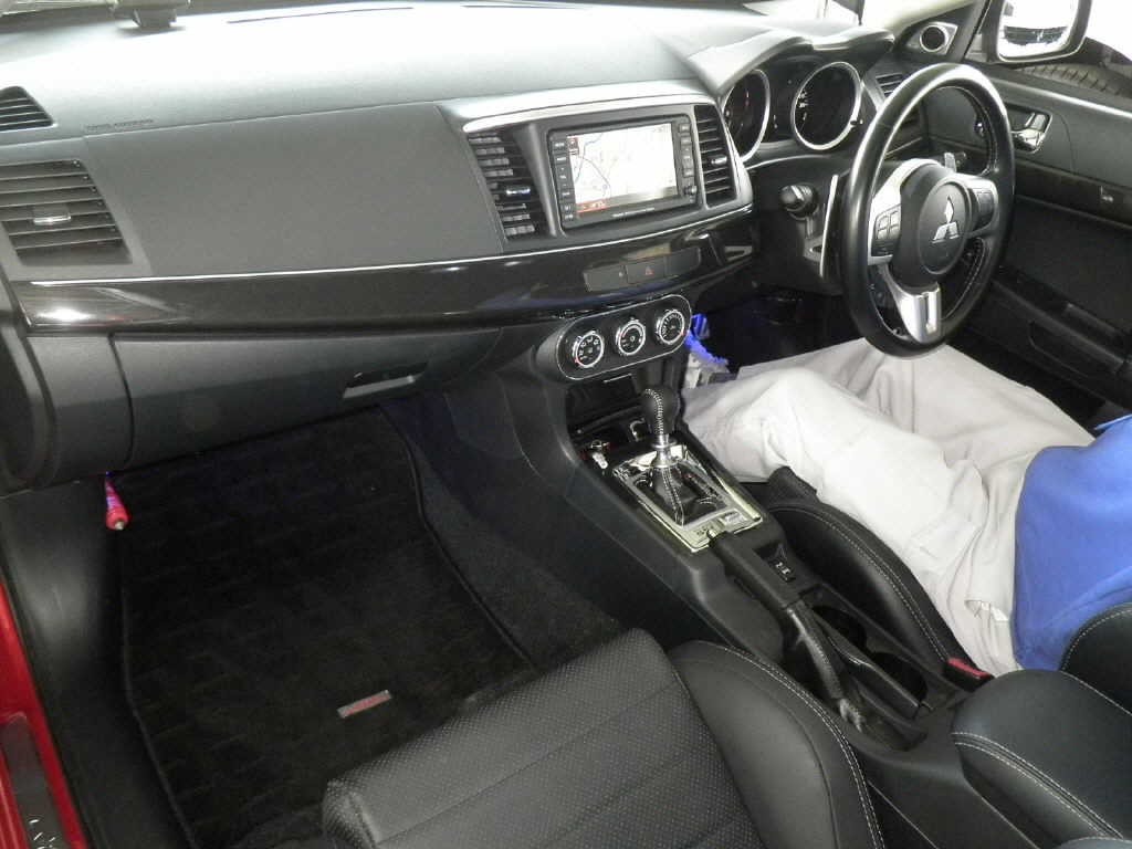 2010 Mitsubishi Lancer Evo GSR interior