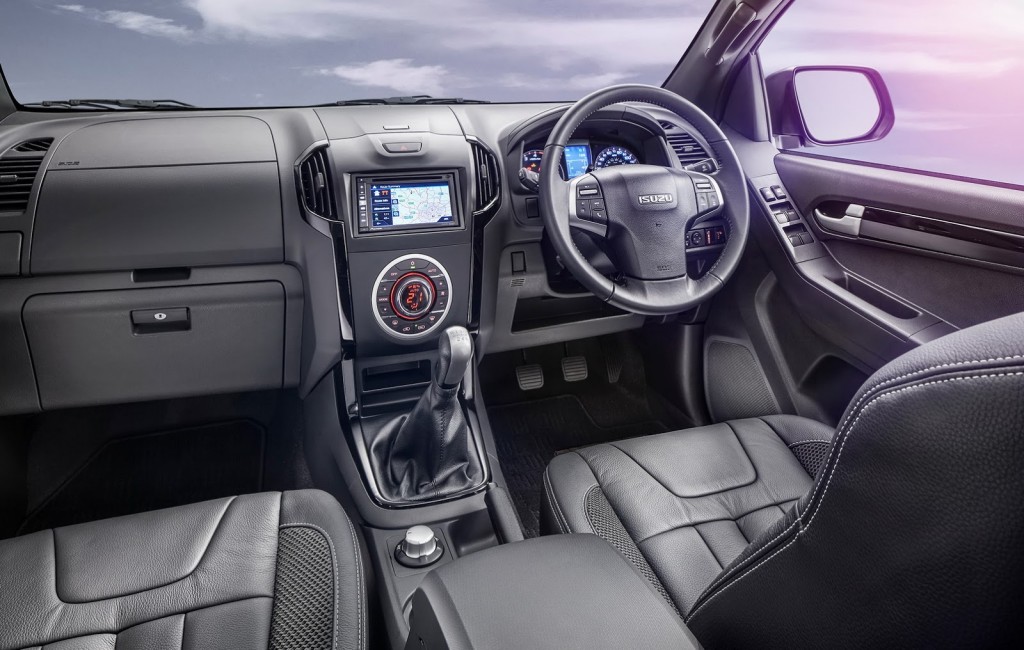 2015 Isuzu D-Max Blade interior