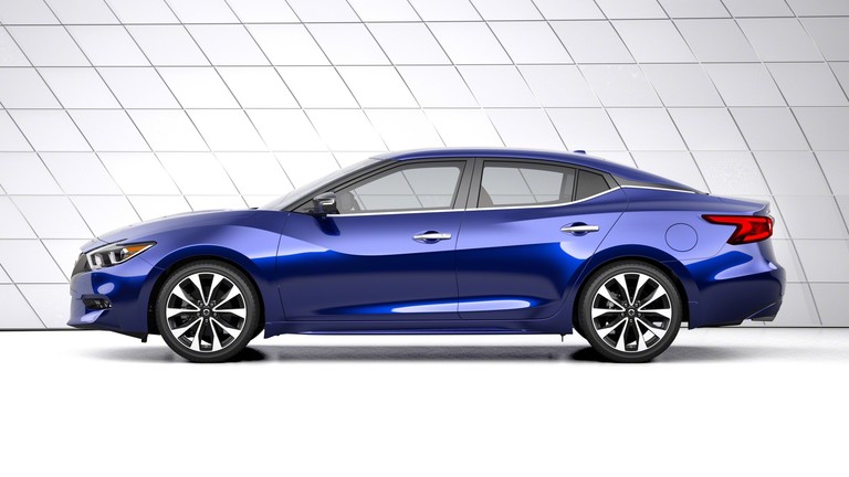 2016 Nissan Maxima profile