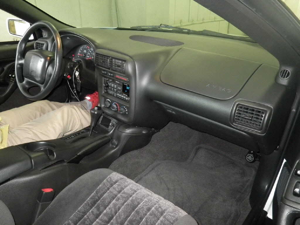 2002 Chevrolet Camaro interior