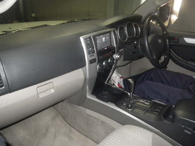 2006 Toyota Hilux Surf interior