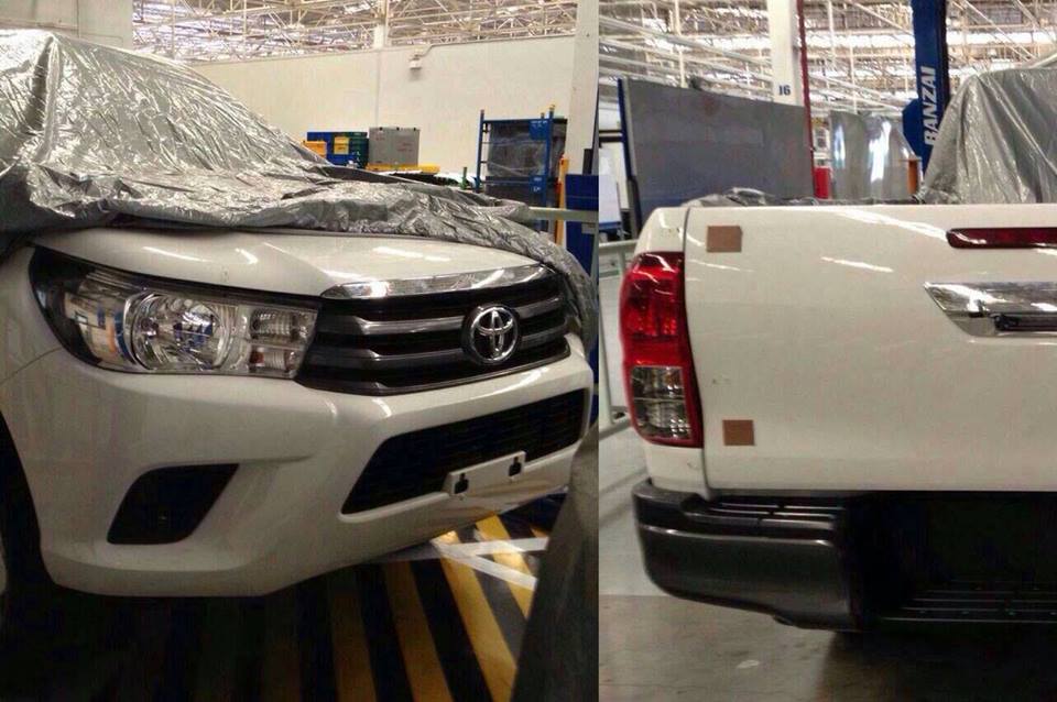 Toyota Hilux spy shot under wraps