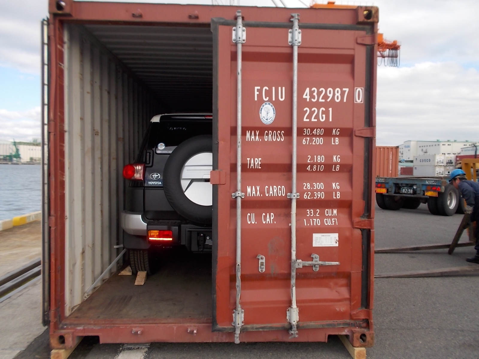 Using Shipping Containers to Store and Ship Cars