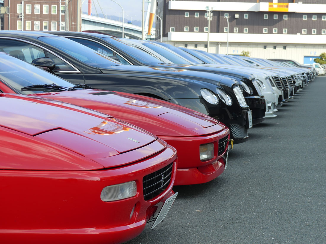 Ferraris, Bentleys and Mercedes in Japanese car auctions