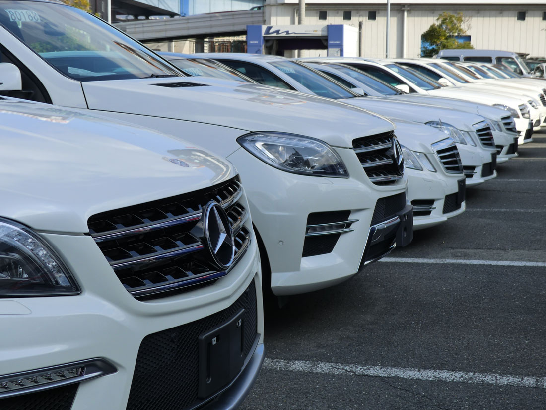 Line of Mercedes at auction in Japan