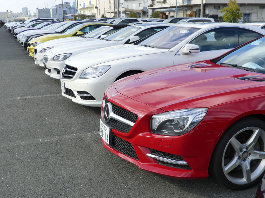 Mercedes and BMWs at Japanese car auction HAA Kobe