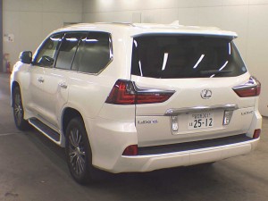Lexus LX570 rear